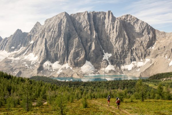 Hikers above Floe Lake on the Rockwall Trail in Kootenay National Park