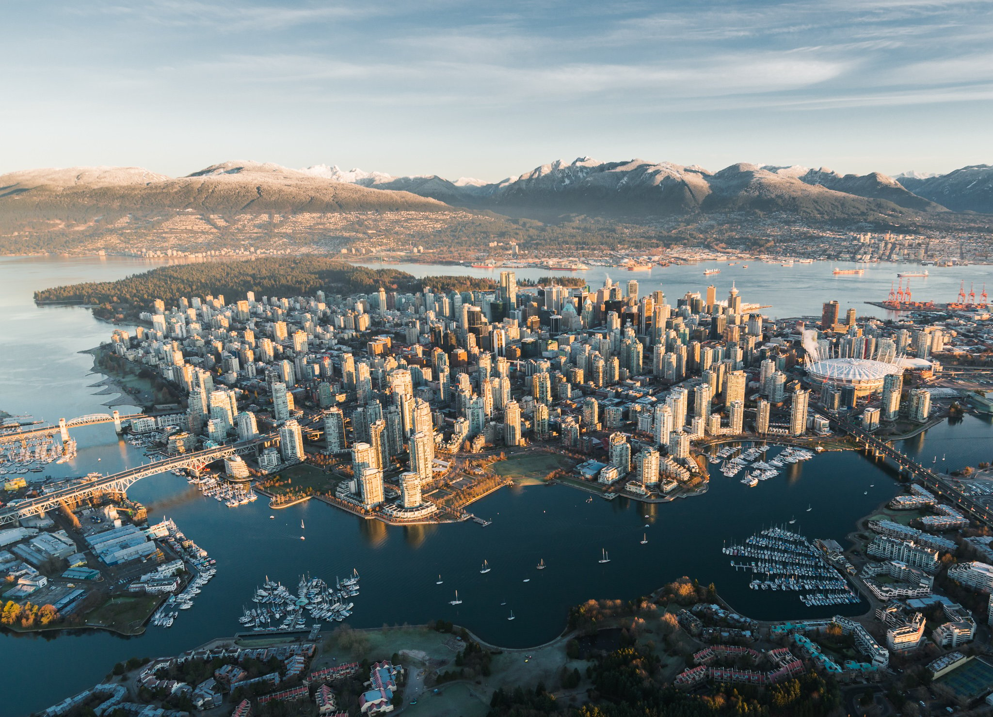 Города становится все более и. Ванкувер, Британская Колумбия, Канада. Норт-Ванкувер (город). Британская Колумбия Четвуд. Столица города Ванкувер.