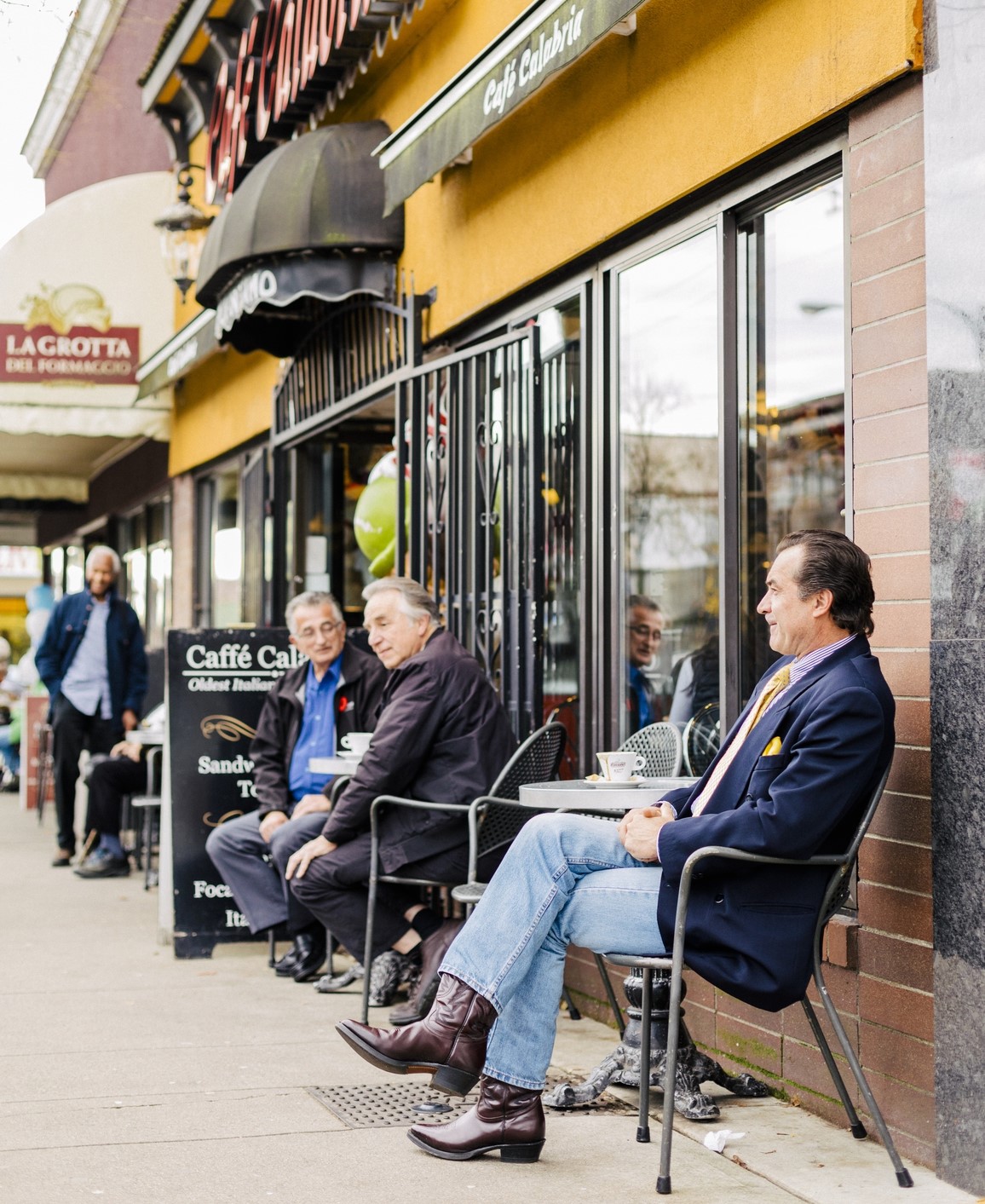 Sidewalk patio on Commercial Drive of an Italian cafe | Tourism Vancouver/Nelson Mouellic