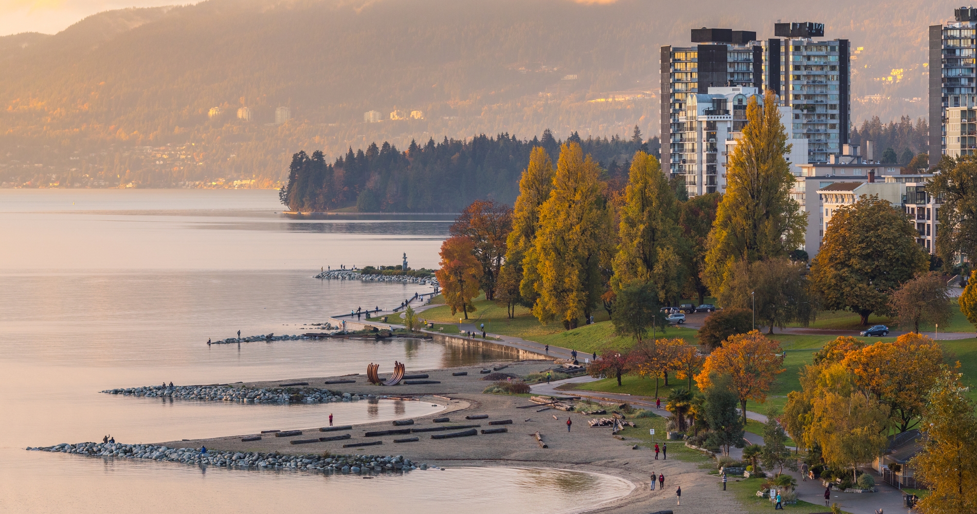 Sunset Beach in the West End | ourism Vancouver/Nelson MouellicTourism Vancouver / Vision Event Photography Inc.