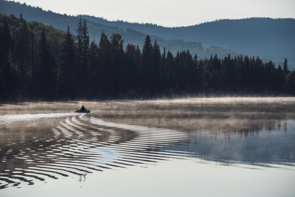 Heading out fishing on a misty morning on Lac des Roches | Andrew Strain