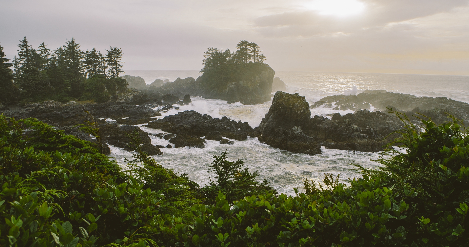 Tourism Vancouver Island/Ben Giesbrecht Description: Sunrise at Wild Pacific Trail, the Coast of Vancouver Island in Ucluelet